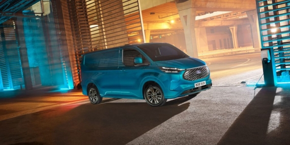 Türkiye’nin ilk tam elektrikli hafif ticari aracı E-Transit zirveye oynuyor