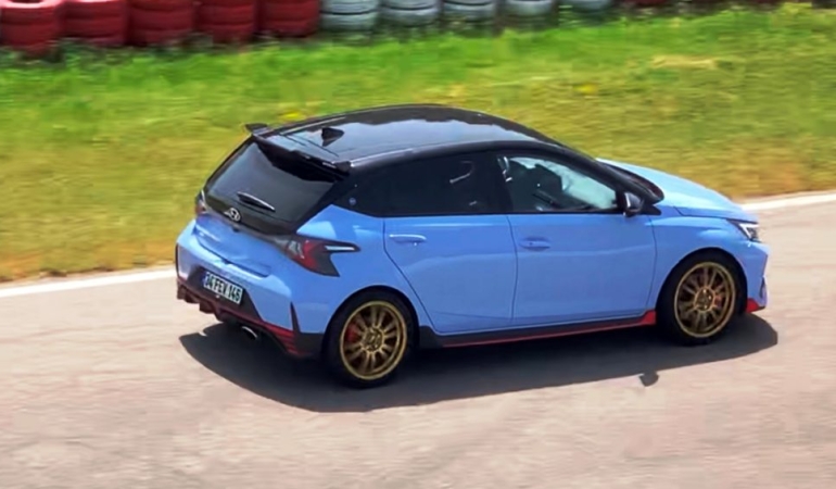 Motorsporları tutkunu gençler Körfez Pisti’nde adrenaline doydu