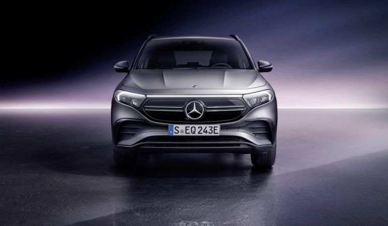 Mercedes-EQ’nun tamamen elektrikli kompakt SUV’leri EQA ve EQB Türkiye’de