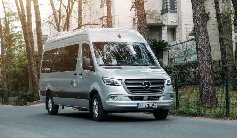 Kış bakımını yetkili serviste yaptıranlara Mercedes-Benz’den kışlık mont hediye