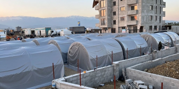 Pilot Garage, KARBİAD üyeleriyle Hatay Defne’de çadırkent kurdu