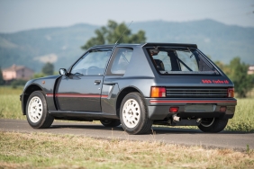 1984_automotuber_Peugeot_205_Turbo_16