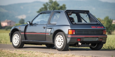 1984_automotuber_Peugeot_205_Turbo_16