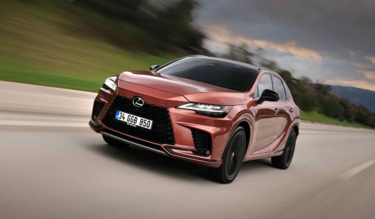 Premium segmentindeki E SUV Lexus RX Türkiye’de