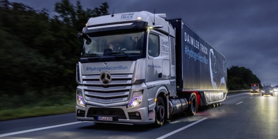 Mercedes-Benz GenH2 Kamyon tek dolumda 1047 km menzil ile rekor kırdı