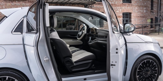 İkonik şehir otomobili Fiat 500e popüleritesini artırıyor