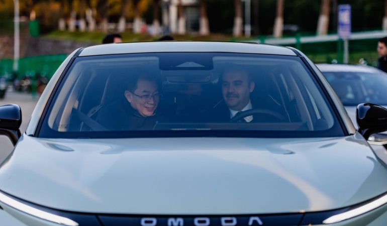 Bakan Mehmet Fatih Kacır, Chery OMODA E5’i test etti