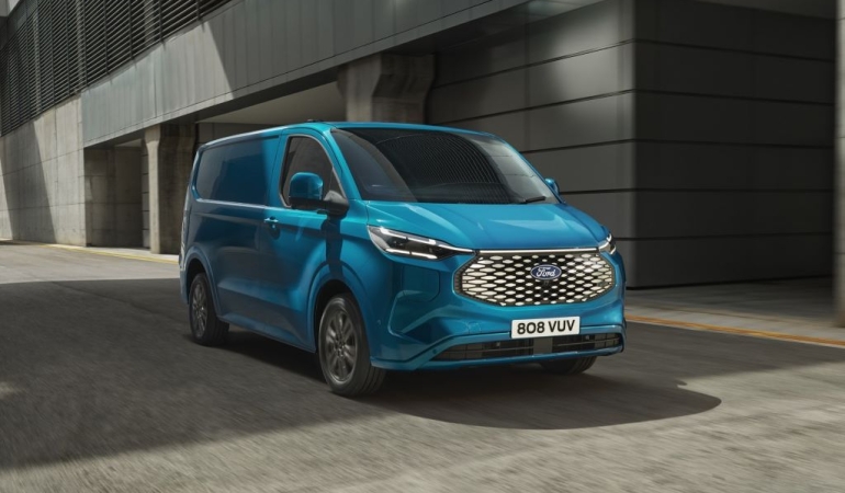 Yerli üretim Ford E-Transit Custom, Avrupa yollarına çıktı