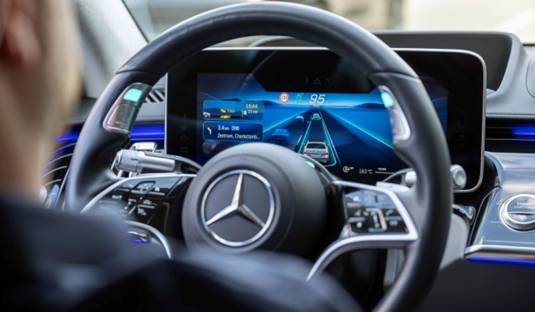 Mercedes Drive Pilot’un 95 km/s versiyonunu Almanya onayladı