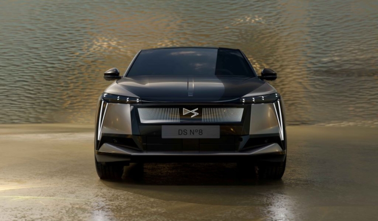 DS Automobiles’in Yeni Amiral Gemisi “DS N°8”