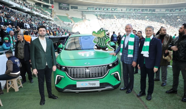 Bursaspor’un tribün ve şort sponsoru Togg oldu