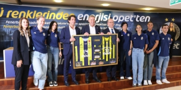 Fenerbahce_OPET_Kadin_Basketbol_Takimi_automotuber