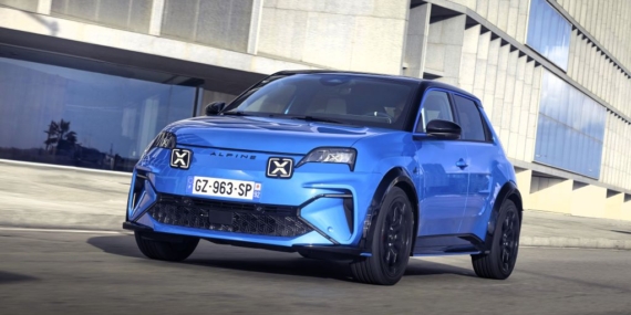 Alpine DNA’sını pistlerden şehrin içine taşıdı