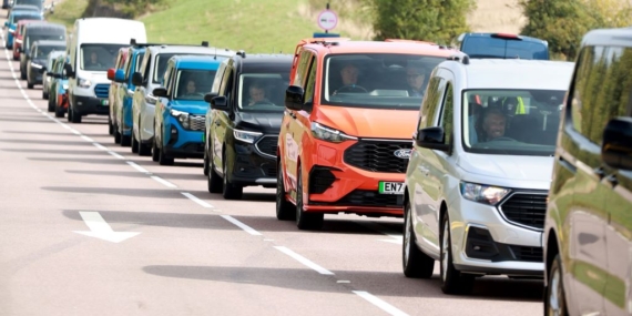 60. yılında Ford Transit’lerden Guinness Dünya Rekoru geldi